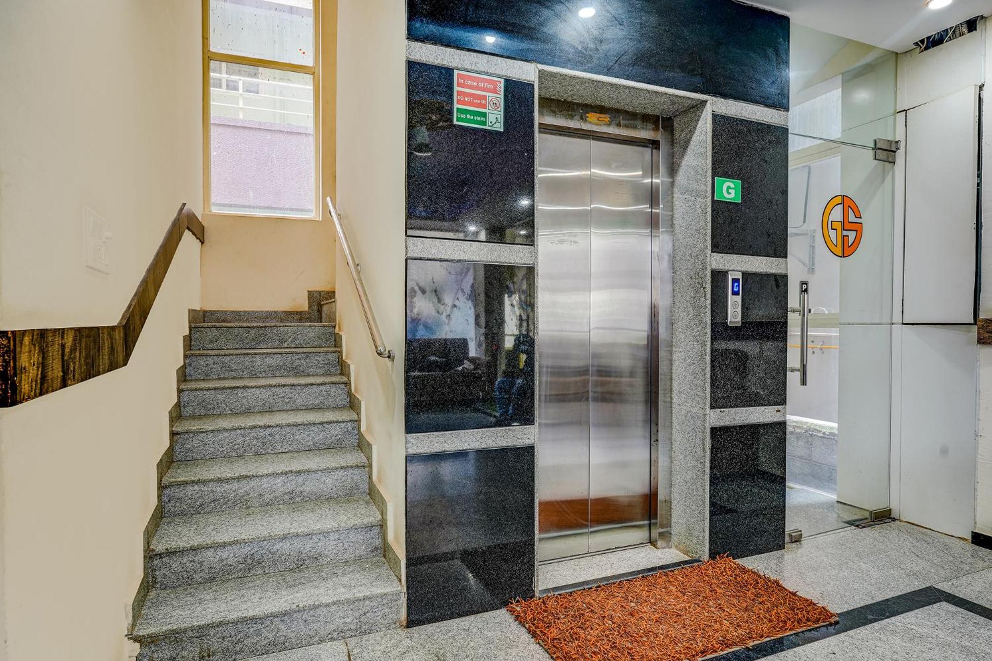 Fabexpress Metro Gs Comforts Бангалор Екстериор снимка